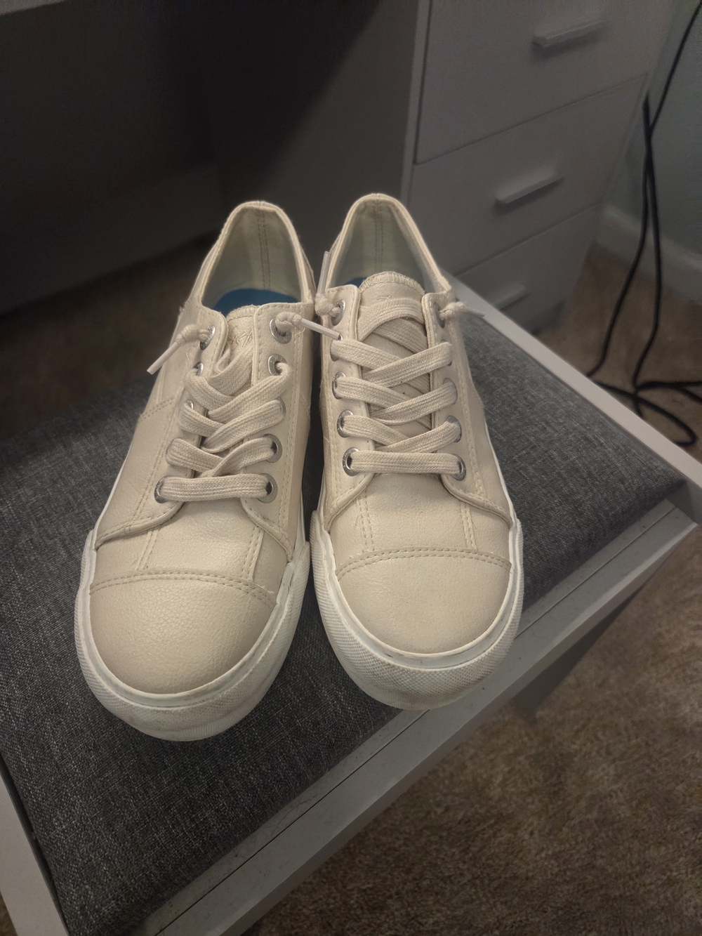 Ladies Cream Low-Top Canvas Platform Sneakers - Picture 4 of 4